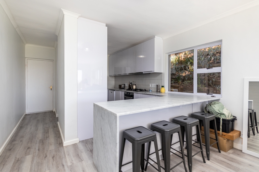 To Let 2 Bedroom Property for Rent in Vredehoek Western Cape